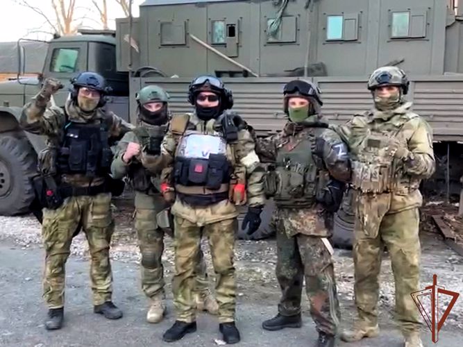 Росгвардейцы - участники специальной военной операции поблагодарил школьников из Иркутска за слова поддержки