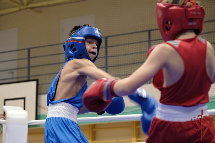 Воспитанники спортивных детских клубов Урала приняли участие в турнире по боксу памяти героев России 