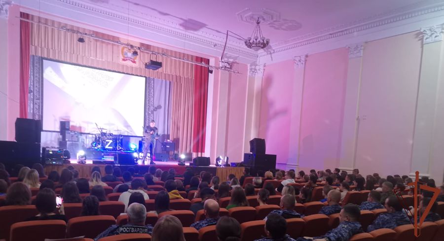 В Орле росгвардейцы поддержали шоу-проект «Vежливые люди»