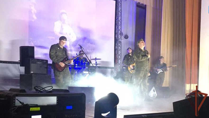 В Орле росгвардейцы поддержали шоу-проект «Vежливые люди»