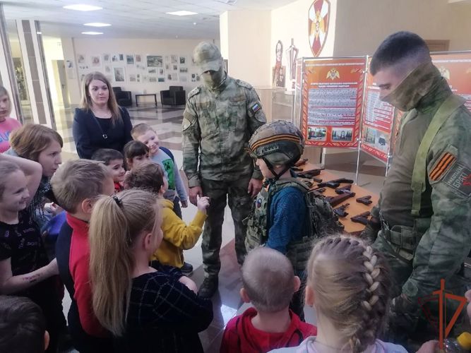 Военно-патриотические мероприятия для молодёжи проходят при участии Росгвардии в Сибири