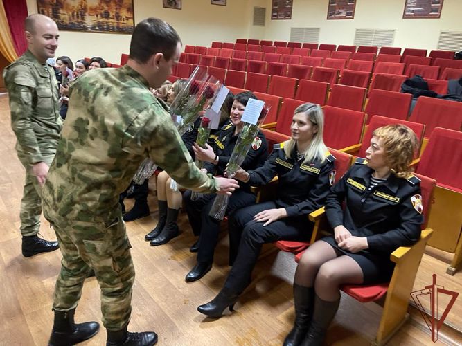 В Уральском округе Росгвардии проходят мероприятия, посвященные Дню матери (видео)