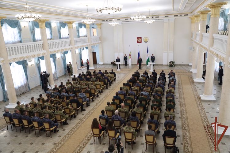 Государственные награды военнослужащим и сотрудникам ведомства вручили в Приволжском округе Росгвардии