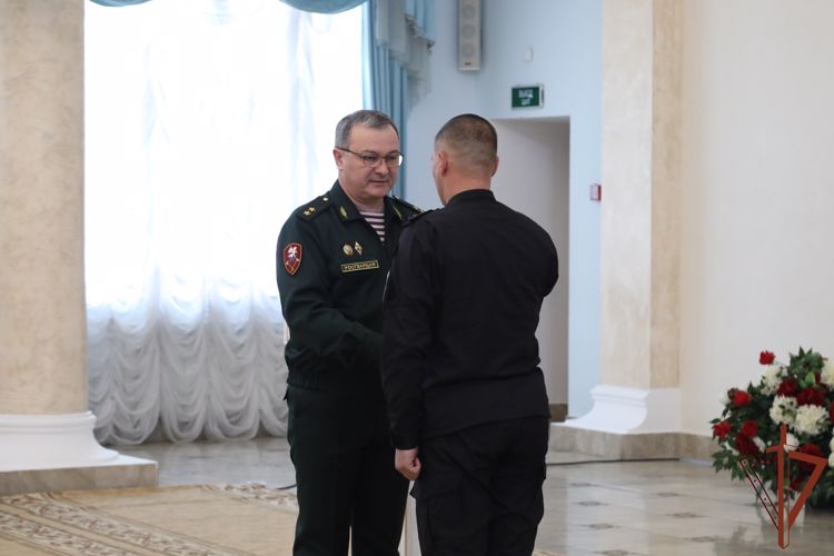 Государственные награды военнослужащим и сотрудникам ведомства вручили в Приволжском округе Росгвардии