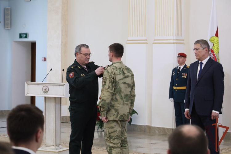 Государственные награды военнослужащим и сотрудникам ведомства вручили в Приволжском округе Росгвардии
