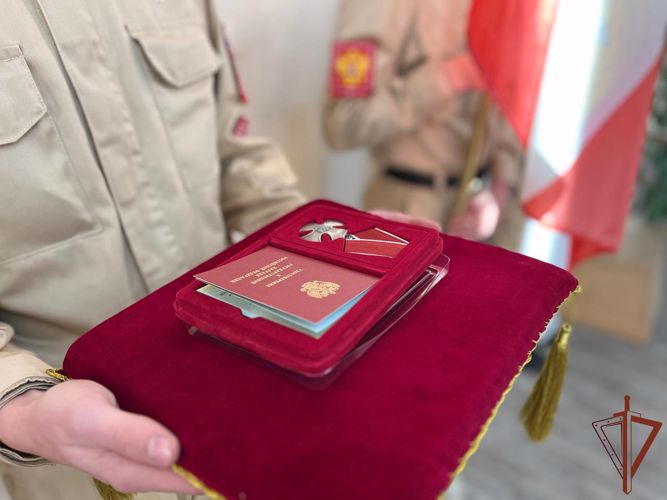 Орден Мужества в Туве передали отцу погибшего офицера спецподразделения Росгвардии