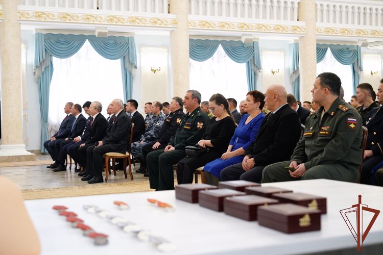 Государственные награды военнослужащим и сотрудникам ведомства вручили в Приволжском округе Росгвардии