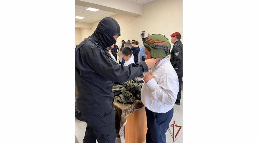 Росгвардейцы приняли участие в мероприятиях по патриотическому воспитанию молодёжи в Сибири