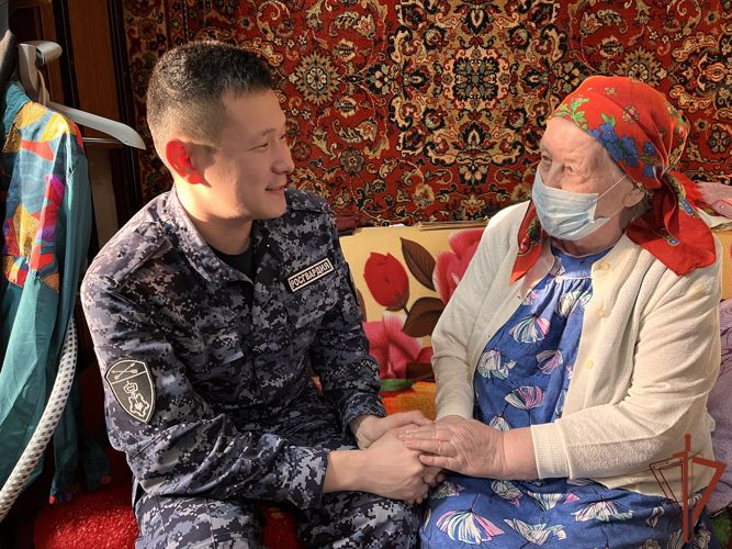 Ветерана вневедомственной охраны в Республике Тыва поздравили с 94-летием