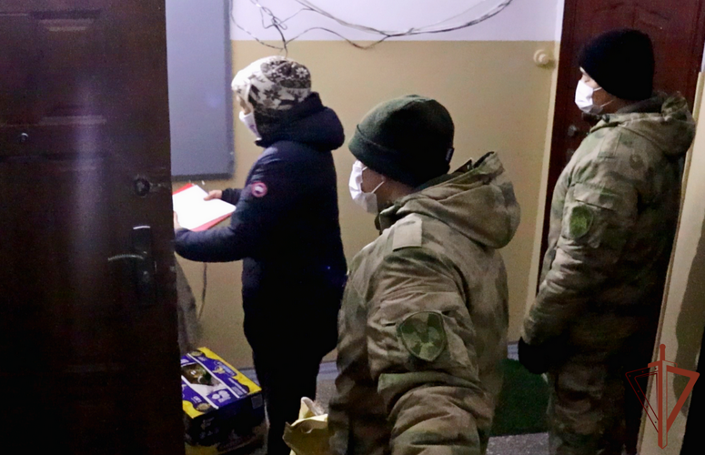 В акции к международному дню инвалида приняли участие росгвардейцы на Чукотке
