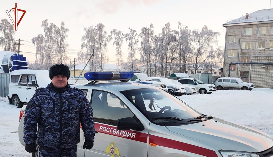 Росгвардеец потушил пожар в квартире соседей в Марий Эл 