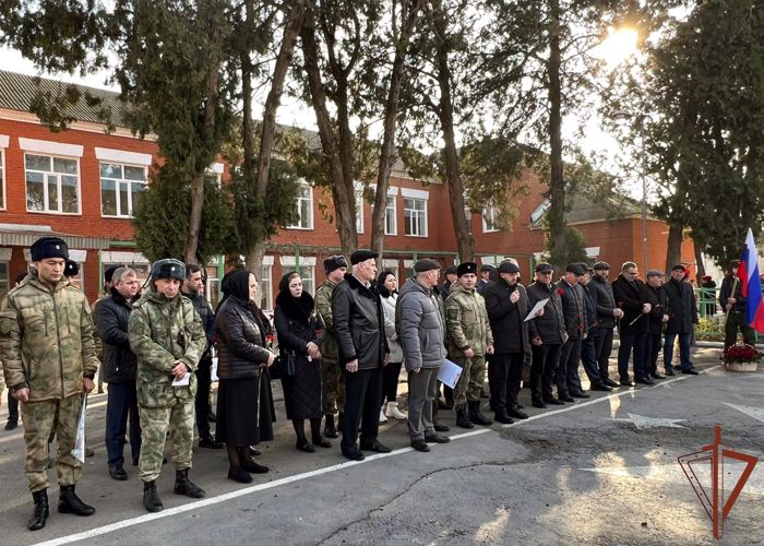 Мемориальную доску памяти росгвардейца, погибшего при исполнении воинского долга, открыли в Дагестане