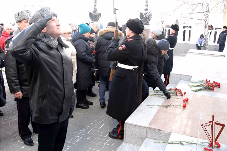 В Уральском округе Росгвардии проходят мероприятия, посвященные Дню героев Отечества (видео)
