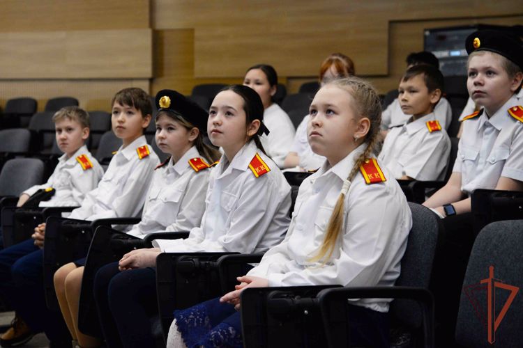 В Уральском округе Росгвардии проходят мероприятия, посвященные Дню неизвестного солдата (видео)