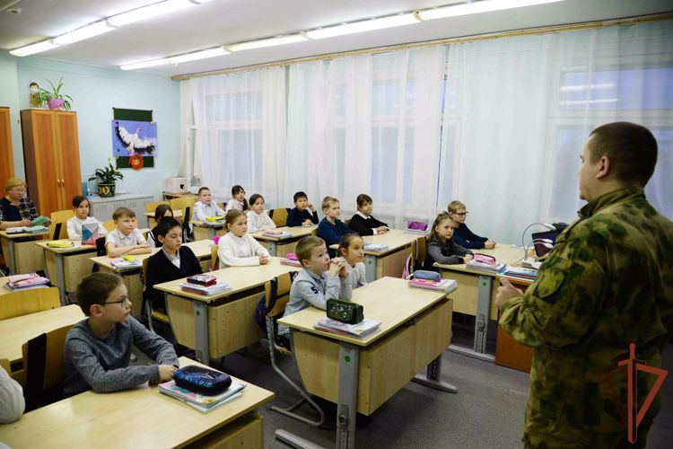 В Уральском округе Росгвардии состоялись мероприятия в рамках Дня героев Отечества