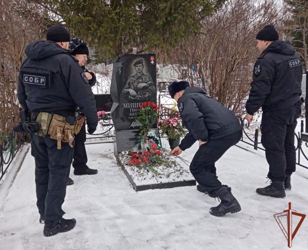 Память офицера СОБР, погибшего при исполнении служебного долга, почтили в Белгороде