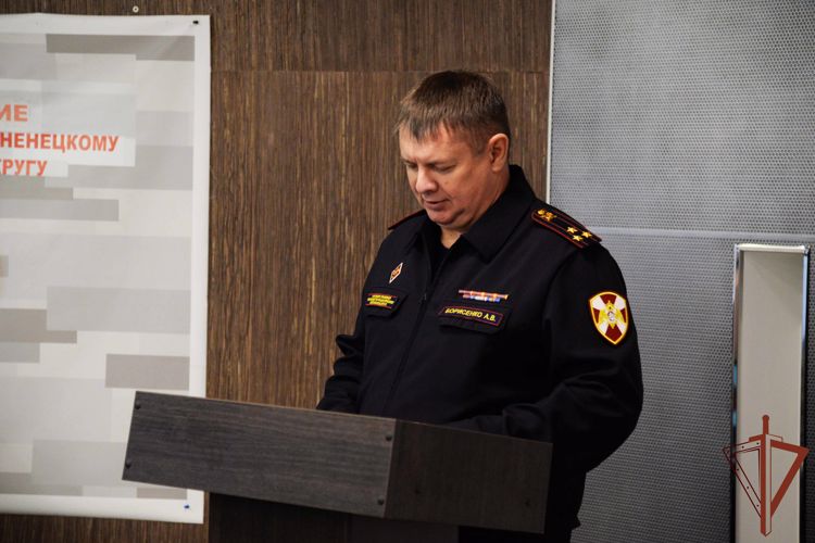 Командующий Уральским округом Росгвардии проверил территориальное управление ведомства на Ямале