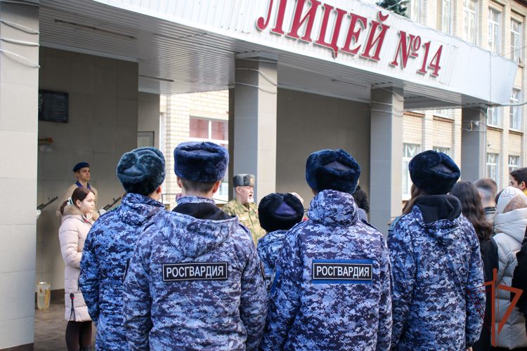 Ставрополе росгвардейцы почтили память Героя России Владимира Нургалиева