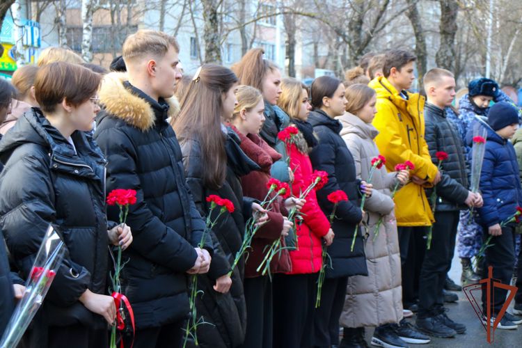 Ставрополе росгвардейцы почтили память Героя России Владимира Нургалиева