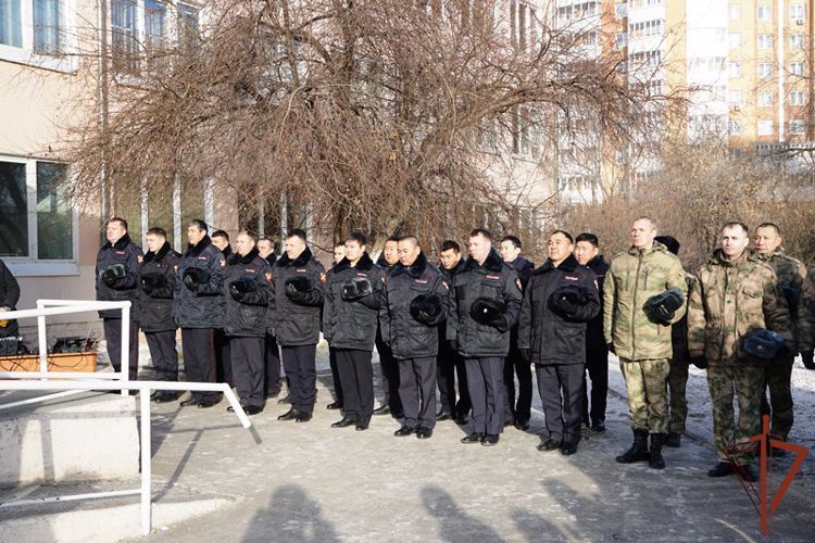 В Улан-Удэ открыли мемориальный знак Герою России росгвардейцу Максиму Концову