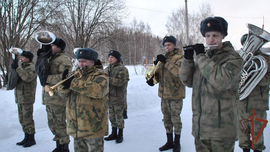Память о погибшем в ходе СВО росгвардейце увековечили в Кирове