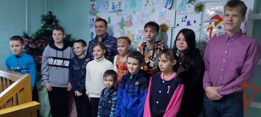 В Уральском округе проходят новогодние мероприятия для ребятишек из семей росгвардейцев