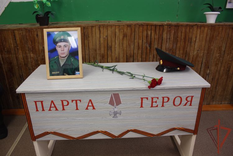 В Удмуртии открыли мемориальную доску погибшему росгвардейцу