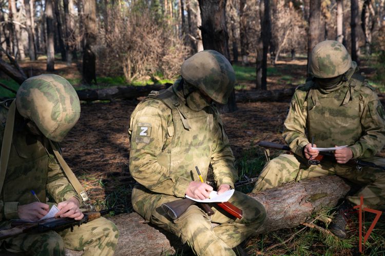 Росгвардейцы - участники специальной военной операции записали видео в адрес российских школьников (ВИДЕО)