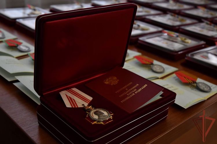 В Приволжском округе в преддверии Дня героев Отечества чествовали сотрудников и военнослужащих Росгвардии