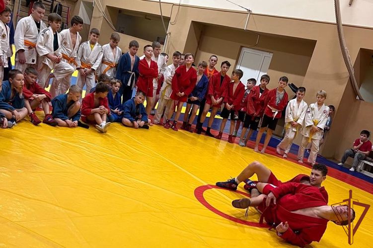 Офицер Росгвардии - чемпион мира и Европы по самбо провёл мастер- класс для начинающих спортсменов