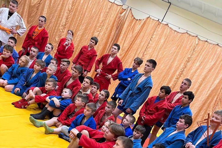 Офицер Росгвардии - чемпион мира и Европы по самбо провёл мастер- класс для начинающих спортсменов