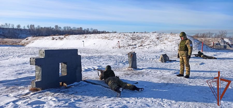 Военнослужащие Росгвардии по охране важных государственных объектов завершили профессиональную подготовку в Омске