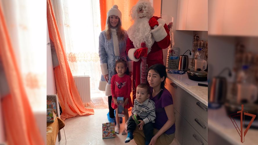 Дед Мороз специального назначения из Росгвардии подарил праздник ребятам из социальных учреждений Урала (видео)