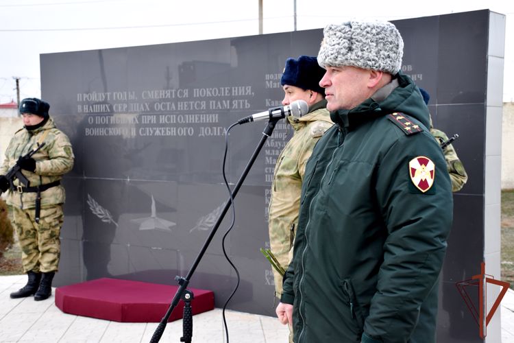 Росгвардейцы на Юге России отдали дань уважения подвигам героев Отечества