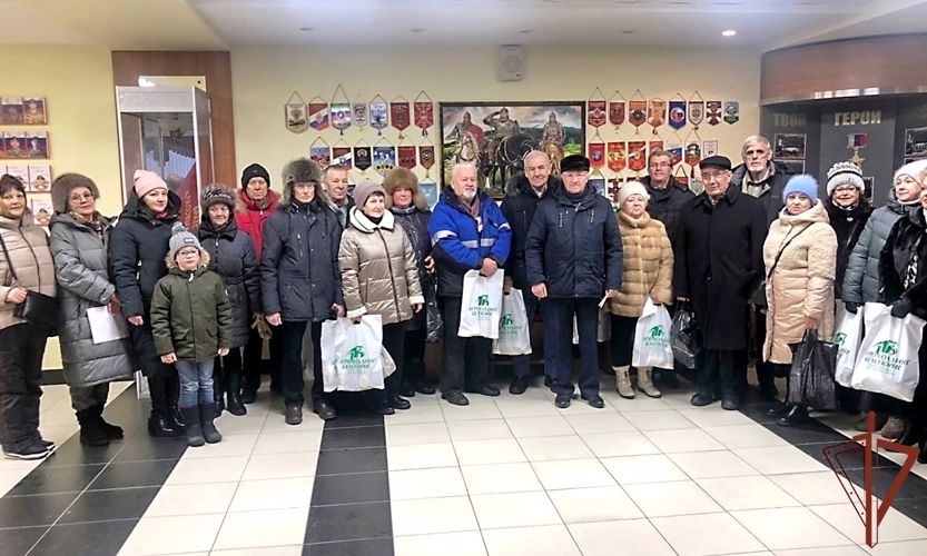 В Архангельске прошла акция Росгвардии «С Новым годом, ветеран!»