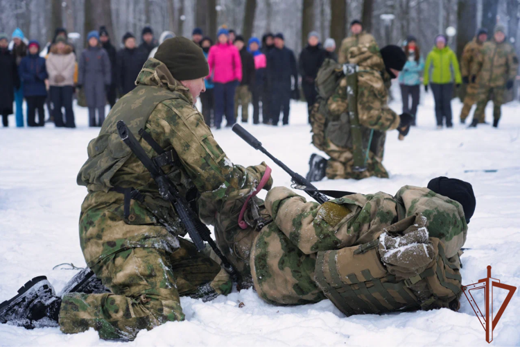 Военнослужащие и сотрудники Росгвардии приняли участие в военно-спортивном мероприятии в Подмосковье 