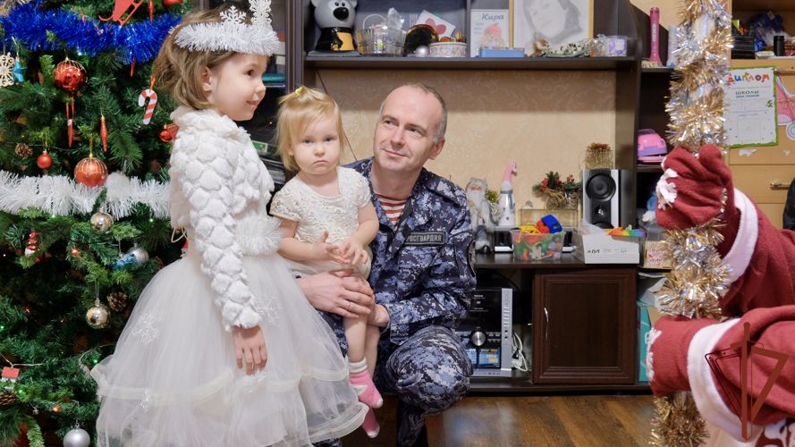 Акция Росгвардии «Дед Мороз специального назначения» проходит в Калининграде
