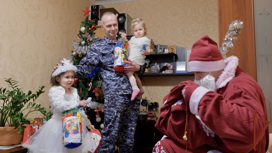 Акция Росгвардии «Дед Мороз специального назначения» проходит в Калининграде