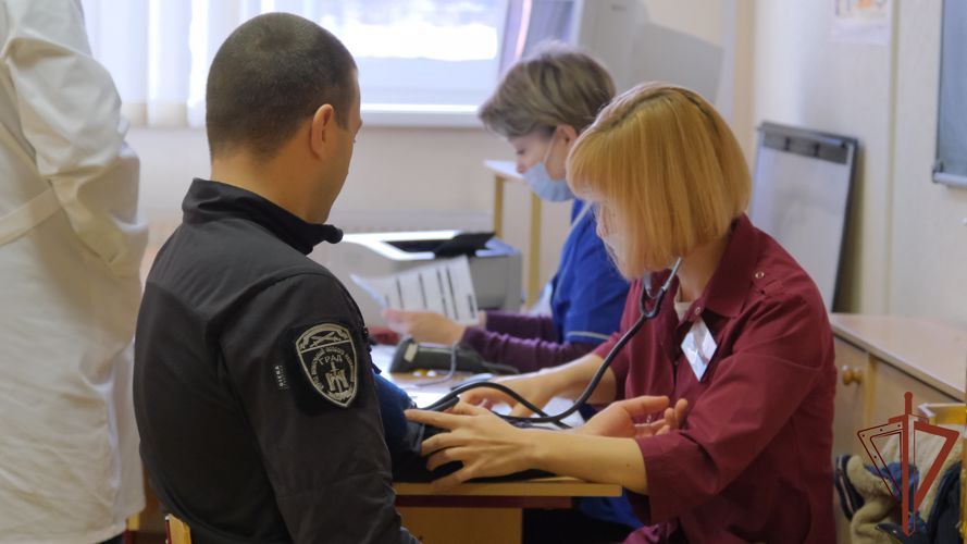 В Калининграде сотрудники и военнослужащие Росгвардии сдали более 10 литров донорской крови
