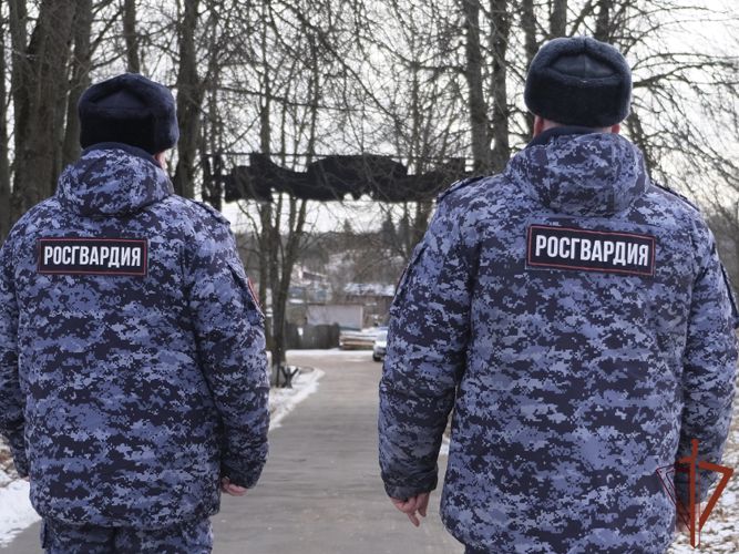 Росгвардейцы помогли попавшему в беду мужчине в Кемеровской области