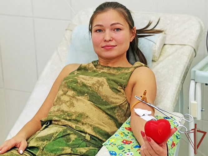 Военнослужащие и сотрудники Росгвардии пополнили банк донорской крови в Сибири