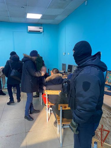 Спецназ Росгвардии задержал организаторов незаконных азартных игр в Кызыле