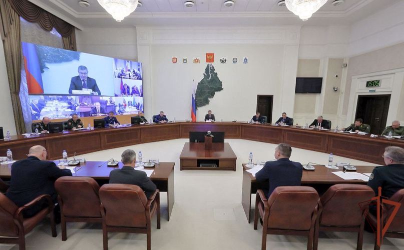 Врио командующего Уральским округом принял участие в работе коллегии по вопросам национальной безопасности в УрФО