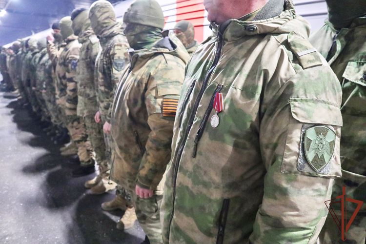 Росгвардейцам - участникам спецоперации вручены госнаграды