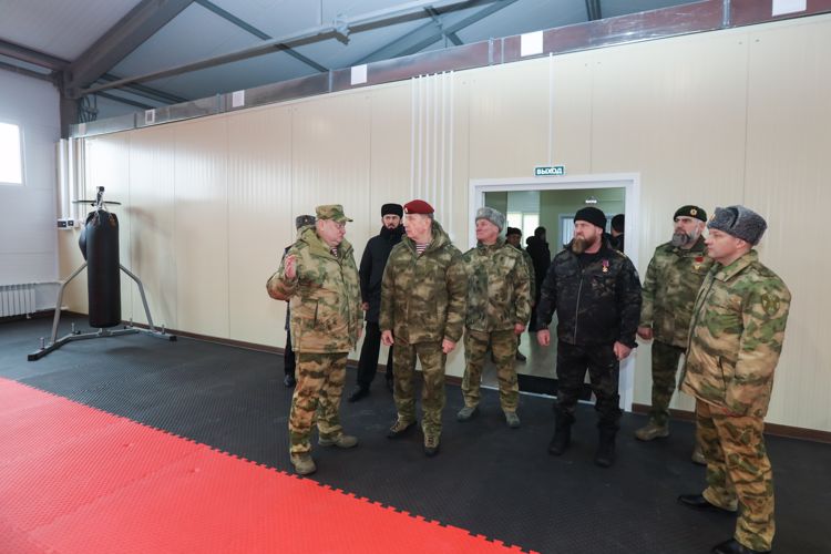 Директор Росгвардии генерал армии Виктор Золотов открыл комплекс зданий для сотрудников ведомства в Грозном