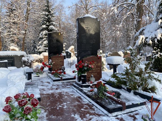 Офицеры калининградского СОБР Росгвардии почтили память Героя России Алексея Бровковича