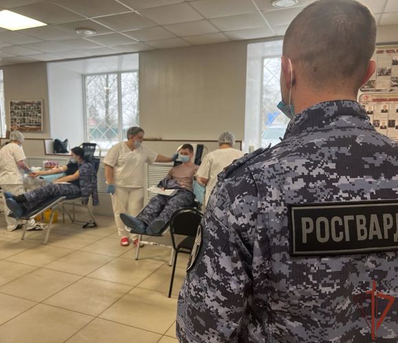Росгвардейцы приняли участие в донорской акции в Ярославле