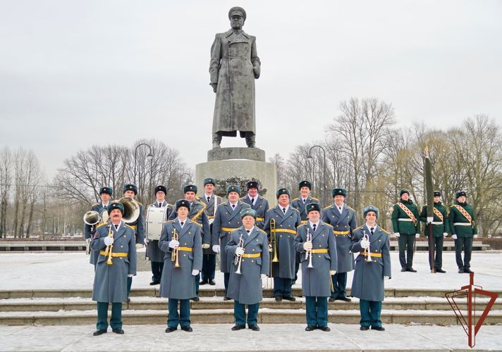 Память маршала Жукова почтили росгвардейцы в Санкт-Петербурге