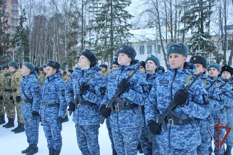 Память погибших воинов правопорядка почтили в бригаде оперативного назначения СЗО Росгвардии