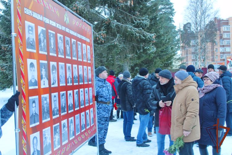 Память погибших воинов правопорядка почтили в бригаде оперативного назначения СЗО Росгвардии